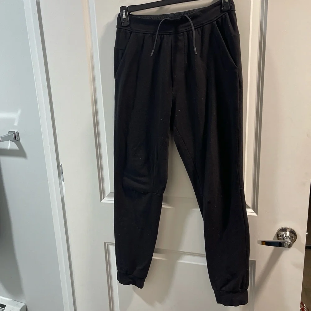 Lululemon Men's Black Jogger Pants Size Small - Picture 1 of 5